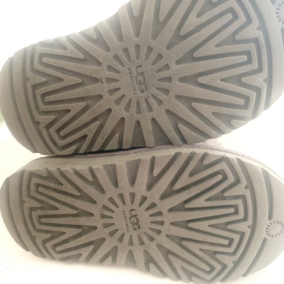 UGG Australia Authentic Size 8 Toddler Winter Snow Boots Leather Girl Pair - Picture 2 of 4